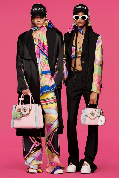 Look 16